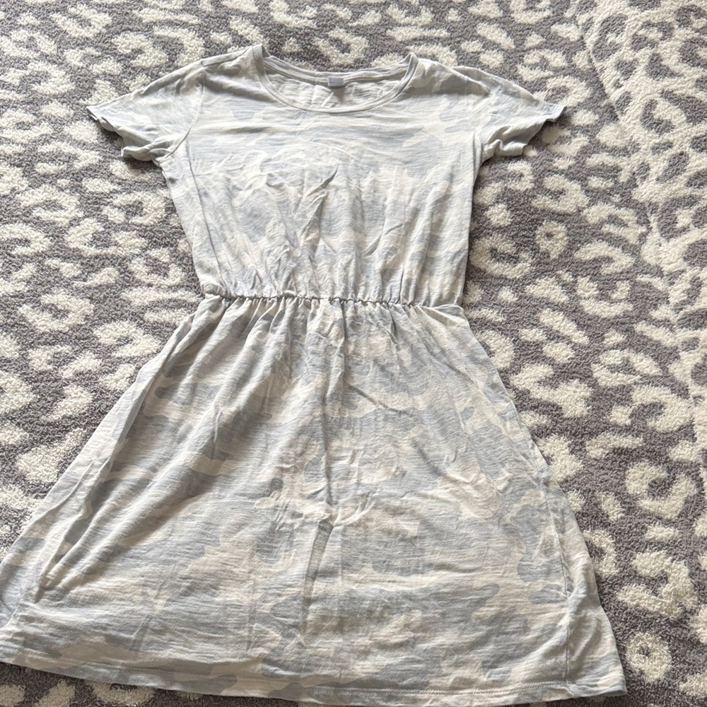 Old Navy Light Gray Tee